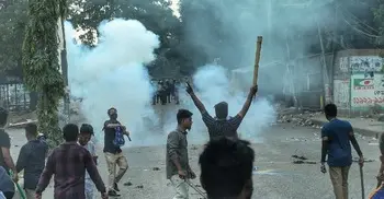 গেট ভেঙে হামলা-লুট, জীবন বাঁচাতে ছাদে ওঠেন পিবিআই সদস্যরা
