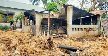 সাবেক প্রেমিকার বাড়িতে অগ্নিসংযোগের অভিযোগ