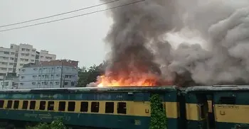 চট্টগ্রামে রেলের পরিত্যক্ত দুই বগিতে আগুন