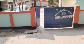 ট্রেনের ইঞ্জিনের হুকে আটকে ছিল মরদেহ