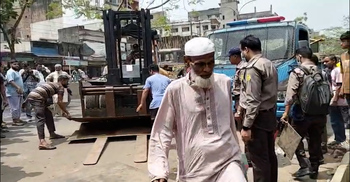 আমরা হকাররা এখন কোথায় যাবো