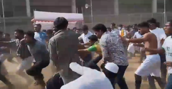 খেলাকে কেন্দ্র করে জবিতে দফায় দফায় সংঘর্ষ; আহত কয়েকজন