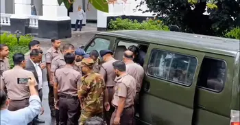 ট্রাইব্যুনালে আনা হলো জিয়া হত্যা মামলার আলোচিত আসামি মোজাফফরকে