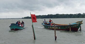 ঝালকাঠিতে নদীর পানি বেড়ে বিপৎসীমা ছুঁই ছুঁই