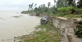 ‘সব নদীতে চলে গেছে, শুধু প্রাণটা নিয়ে বের হতে পেরেছি’