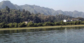 নাফ নদীতে চোরাকারবারিদের গুলিতে বিজিবির দুই সদস্য আহত