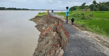 মাগুরায় ভিটেমাটি হারানোর ভয়ে হাজারো মানুষ