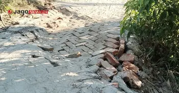 নির্মাণের পরদিন বৃষ্টি, দেবে গেল রাস্তা