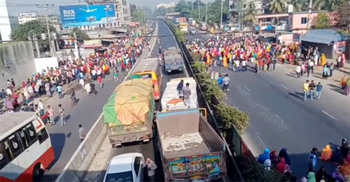 Workers block Dhaka-Tangail highway over unpaid wages