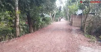 সড়কের কাজ ফেলে উধাও ঠিকাদার, দুর্ভোগে অর্ধলাখ মানুষ