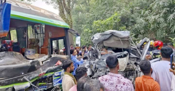 10 killed in Ctg road crash
