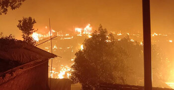 মধ্যরাতে রোহিঙ্গা ক্যাম্পে ভয়াবহ আগুন