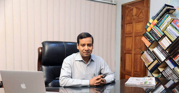 ঢাকা শহরে আজ কিসের গজব!