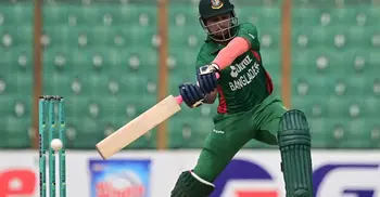 Rony fifty lifts Tigers to 207-5 before rain intervenes