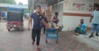 মোটরসাইকেল থেকে ছিটকে পড়ে যুবকের মৃত্যু