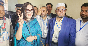 ভোট দিলেন রুমিন ফারহানা