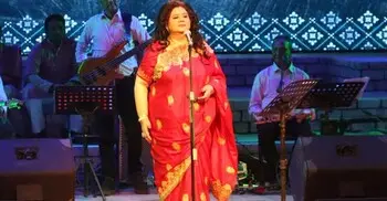 ‘আমি কিন্তু সবার সঙ্গে হাত মেলাই না’, কেন এমন বললেন রুনা লায়লা?