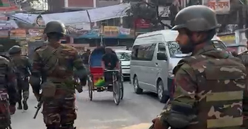 ভোটকেন্দ্রগুলোতে কঠোর অবস্থানে সেনাবাহিনী