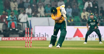 দ্বিতীয় ম্যাচেই দক্ষিণ আফ্রিকাকে বিধ্বস্ত করলো পাকিস্তান