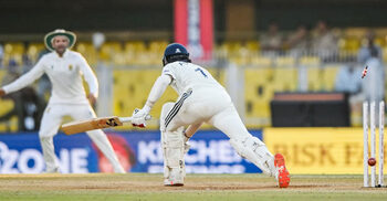 হোয়াইটওয়াশের শঙ্কায় ভারত, শেষদিনে ম্যাচ বাঁচাতে পারবে?