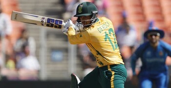 জোড়া ফিফটিতে আফগানিস্তানের বিপক্ষে ১৮৭ রানের পুঁজি দক্ষিণ আফ্রিকার