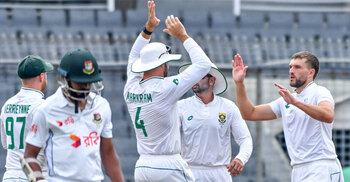 South Africa crush Bangladesh by 7 wickets in first Test
