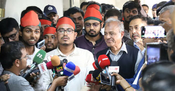 স্বরাষ্ট্র-পররাষ্ট্র-আইন উপদেষ্টার পদত্যাগ চাইলেন ডাকসু ভিপি