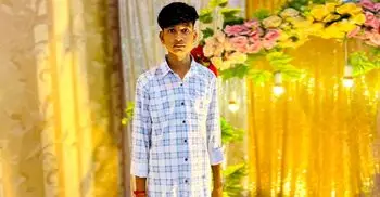 ছিনতাইকারীর ধাক্কায় ছিটকে পড়লেন অটোরিকশার চালক, গাড়িচাপায় গেল প্রাণ