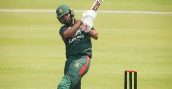 কেউই আউট করতে পারলেন না সেঞ্চুরিয়ান সাইফকে