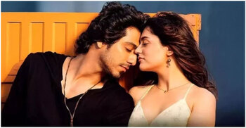 সাফল্য পার্টিতে সাইয়ারার জুটির ঘনিষ্ঠ মুহূর্ত, প্রেমের গুঞ্জন