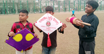 চলছে সাকরাইন, শৈত্যপ্রবাহে জমছে না ঘুড়ি কাটাকাটি