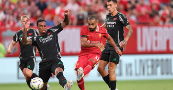 Salah scores as Liverpool beat Arsenal 2-1, Chelsea cruise