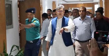 আইন উপদেষ্টার সঙ্গে বৈঠকে বিএনপির প্রতিনিধিদল