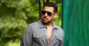 ষাটে পা দিচ্ছেন সালমান খান, যেভাবে পালন হচ্ছে জন্মদিন