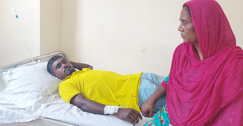 তিনটি বুলেট লাগে সনজুর চোখে, দৃষ্টি হারানোর শঙ্কা