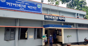 আমগাছে ঝুলছিল যুবক, খাল থেকে বৃদ্ধের মরদেহ উদ্ধার