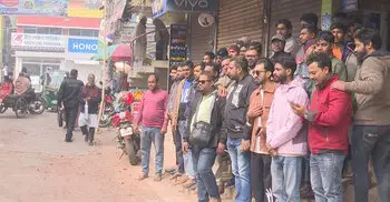 সাতক্ষীরায় মোবাইলের সব দোকান বন্ধ