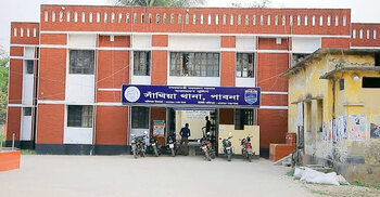 3 workers die in Pabna road accident