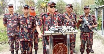 জ্বালানি তেল পাচার রোধে সাতক্ষীরা সীমান্তে বিজিবির নজরদারি