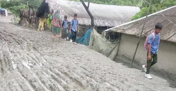 ১২ কিলোমিটার কাঁচা সড়কে ব্যাহত শিক্ষা-স্বাস্থ্যসেবা-ব্যবসা