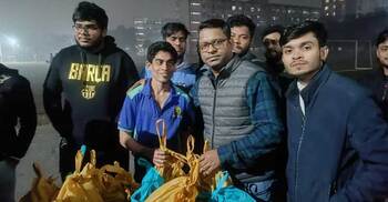 খালেদা জিয়ার সুস্থতা কামনায় শেকৃবিতে খাবার বিতরণ