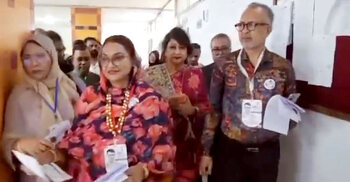 ধানের শীষের প্রচারণায় আ’লীগের প্রতিমন্ত্রীর স্ত্রী