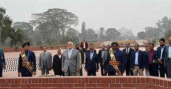 স্মৃতিসৌধে শ্রদ্ধা জানালেন নবনিযুক্ত প্রধান বিচারপতি