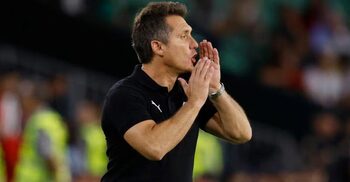 Paraguay remove Schelotto after poor start to World Cup qualifiers