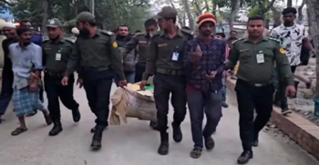 হাসপাতাল থেকে ভ্যানযোগে সরিয়ে নেওয়া হচ্ছিলো সরকারি ওষুধ, আটক ২