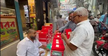 হালখাতার ডাক: পুরান ঢাকায় নতুন হিসাবের প্রস্তুতি