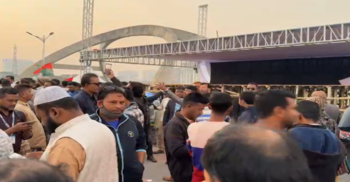 তারেক রহমানকে অভ্যর্থনায় ৩০০ ফিটে তৈরি হচ্ছে মঞ্চ , বাড়ছে নেতাকর্মীদের ভিড়