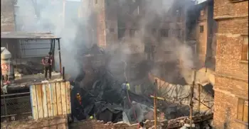 পুরোনো ঢাকার আগুন নিয়ন্ত্রণে, তবে নির্বাপণের কাজ এখনো চলছে: ফায়ার সার্ভিস