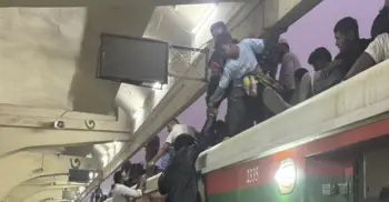 আসন্ন নির্বাচনে ভোট দিতে কমলাপুরে বাড়ি ফেরার অপেক্ষায় নগরবাসী