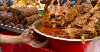 ৪০০ বছরের ঐতিহ্য বহন করছে পুরান ঢাকার দুধ নান ও দই বড়া